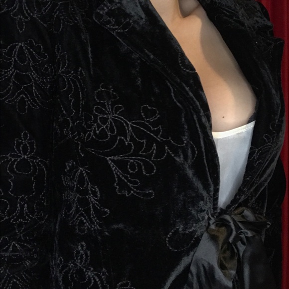 Vintage Black Velvet Blazer - Picture 2 of 7